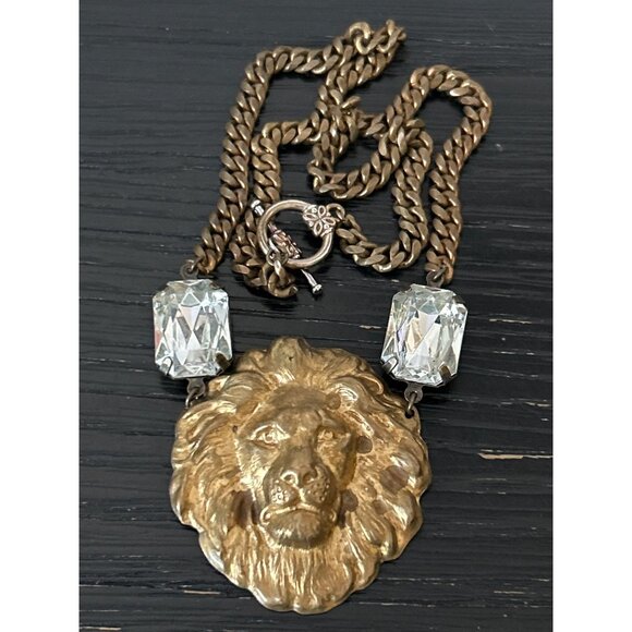 VTG Gold-Tone Lion Pendant Necklace Clear Faceted Crystal Accents Chunky Chain - Picture 4 of 11